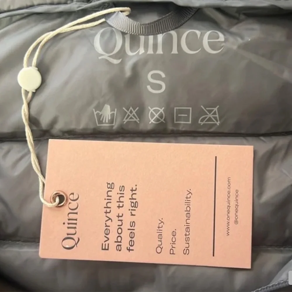 NWT Quince, Lightweight Down Filled Packable Puffer, Long Jacket, Size  Small - Picture 3 of 8